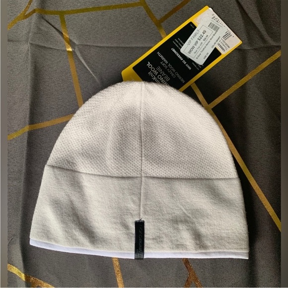 ?Road Runner Sports - Cream ThinKnit Merino Wool Beanie - OS main image 5